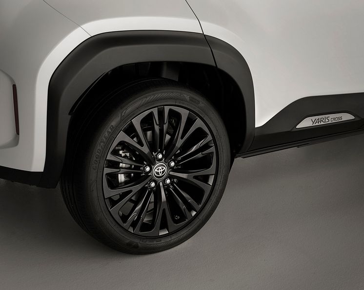 yaris-cross-adventure-ext-det-01