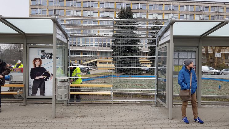 Väderskydd, bänkar och reklamvitrin, Krakow