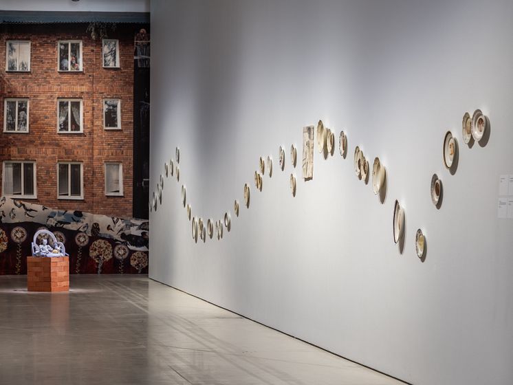 Valeria Montti Colque, installationsvy Cosmonación – Modersberget, Bonniers Konsthall, 2025
