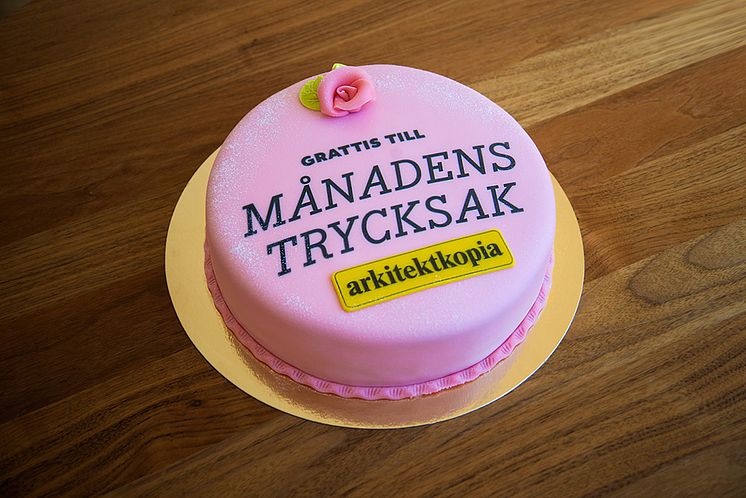 Vinnaren i Månadens trycksak belönas med tårta
