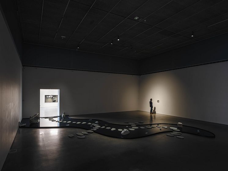 Sara Ekholm Eriksson och Simon Wadsted, installationsvy Bonniers Konsthall, 2022, Stockholm.