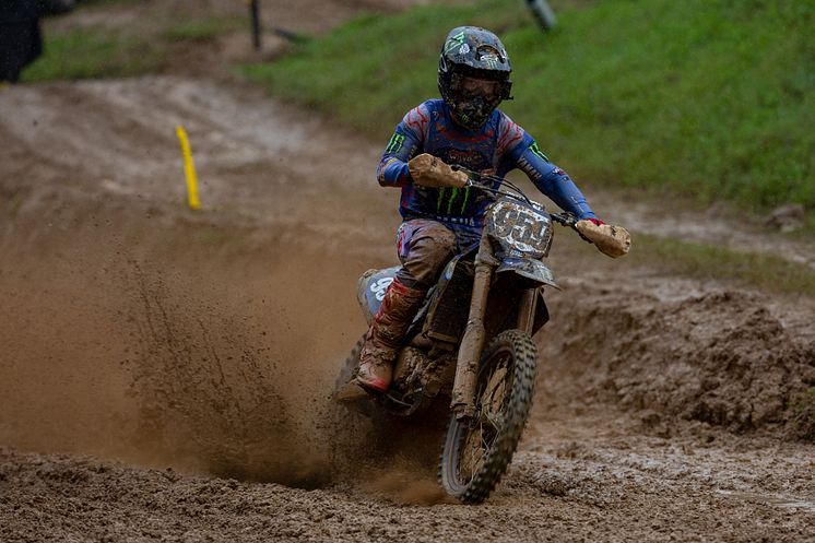 2023091802_013xx_WMX_Rd18_ルノー選手_4000