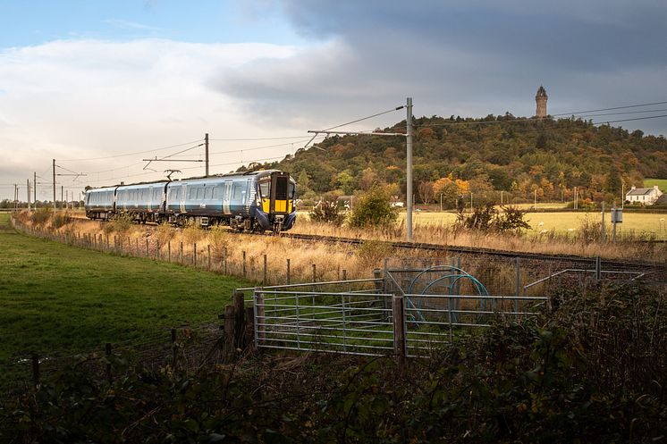 2021_385_Andrew Shenton_Hitachi 385026 departing Stirling_