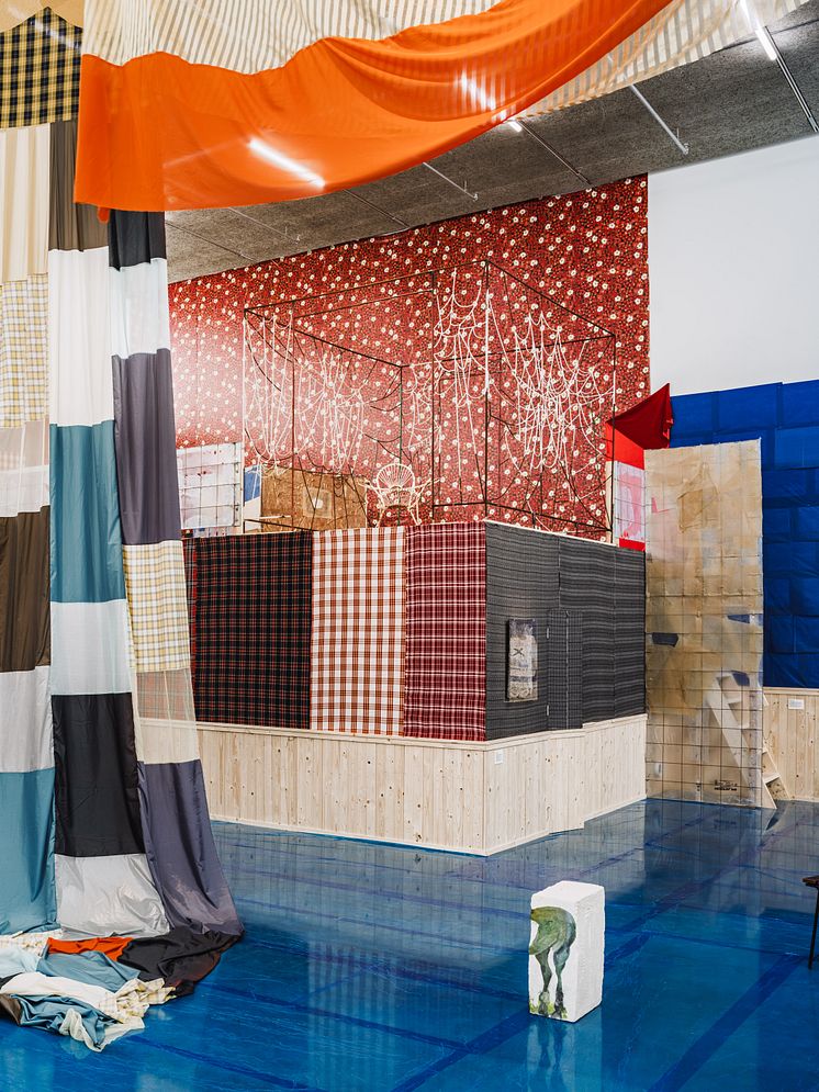 Installationsvy från utställningen Playa! på Bonniers Konsthall