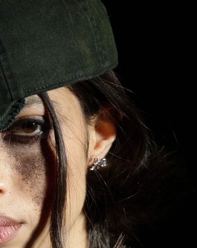 AVAVAV_FW25_RUNWAY_LOOK_18_closeup1.jpg