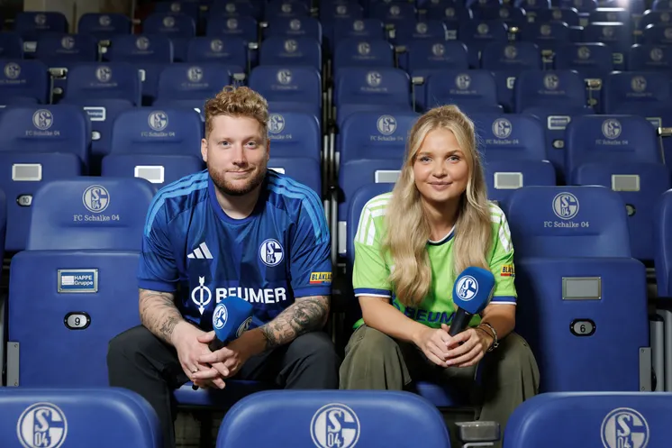 Kevin Gerwin und Kristina Laaser werden künftig die Stadionmoderation auf Schalke übernehmen