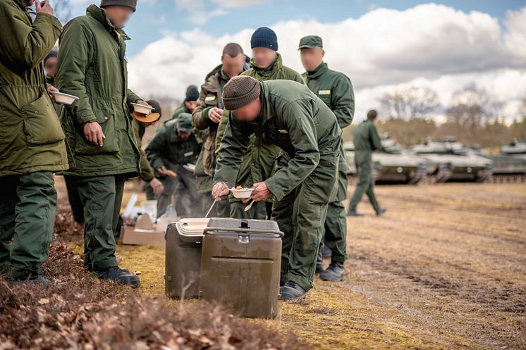 Ukrainska soldater under utbildning i Sverige