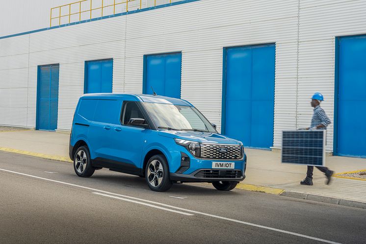 2023_FORD_E-TRANSIT_COURIER_01.jpg