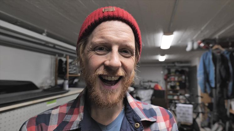 Ordning i garaget hos mountain-profilen Tom Nylund