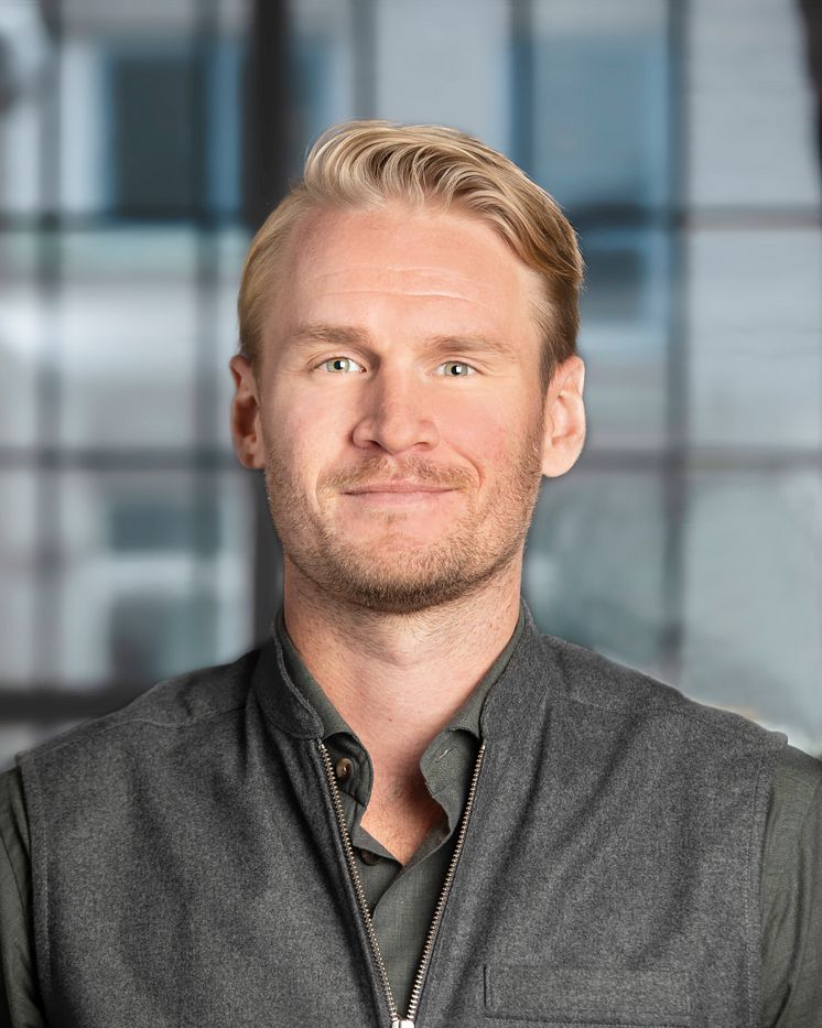 Victor Loebbert, Commercial Director Menigo