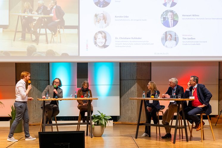 dm beim Internationalen Cradle-to-Cradle Kongress.JPG