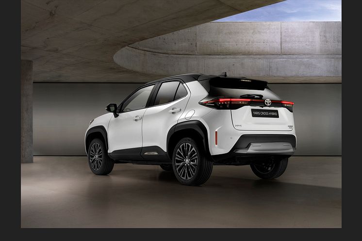 yaris-cross-adventure-ext-03