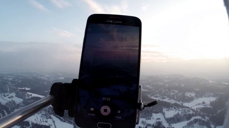 Sendte mobilen 30.000 meter til værs