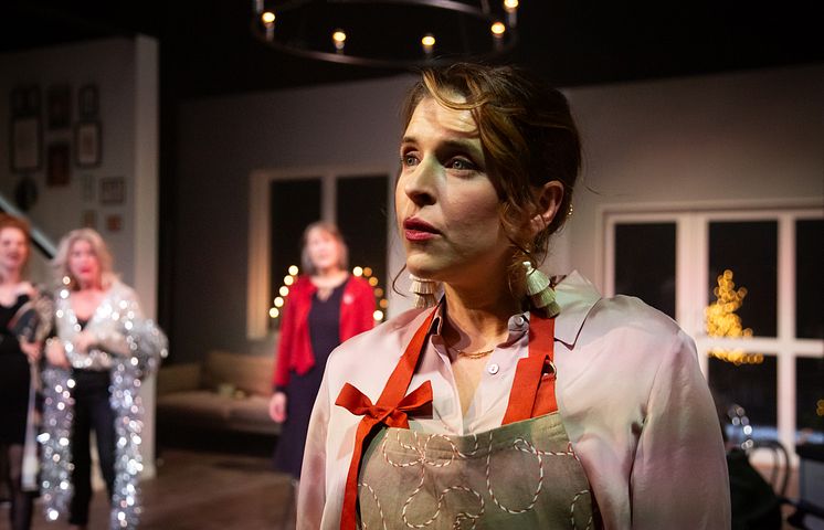 Köket är hemmets hjärta av Agnes Ledbeck – Örebro Teater 2024. Foto Leonard Stenberg