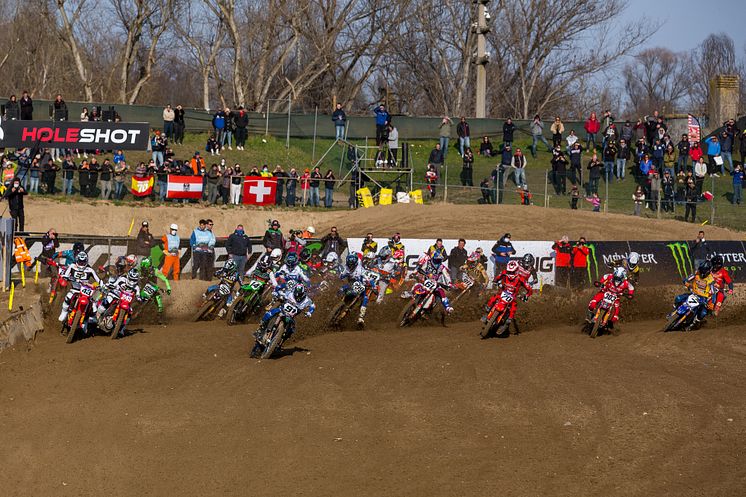 2022030703_007xx_MXGP_Rd2_シーワー選手_4000