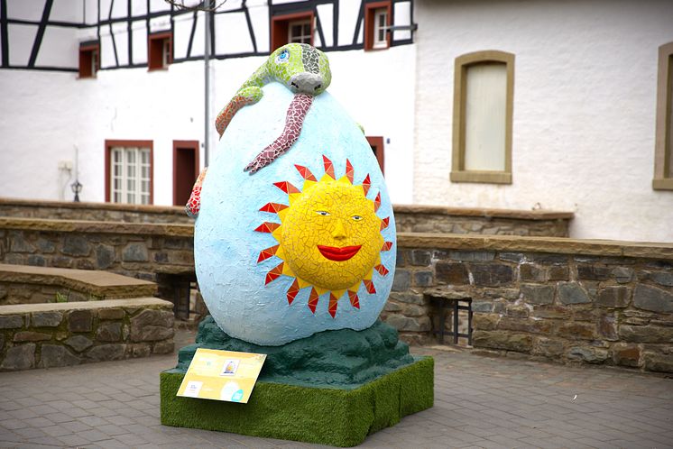 Osterkunst in der Altstadt von Bad Münstereifel.jpg
