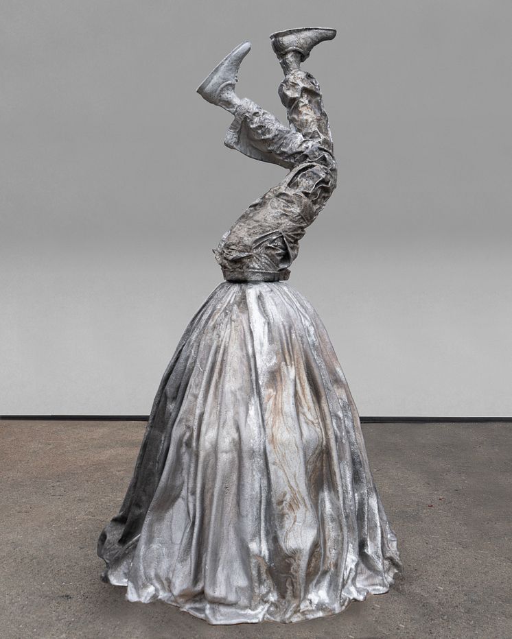 Charlotte Gyllenhammar Croiser/Korsa, Sacrum 2022–24 Aluminum 165 cm (h).jpg