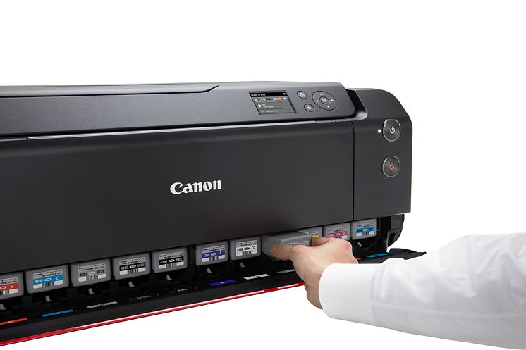 Canon imagePROGRAF PRO-1100 LIFESTYLE 06-pro[1].jpg