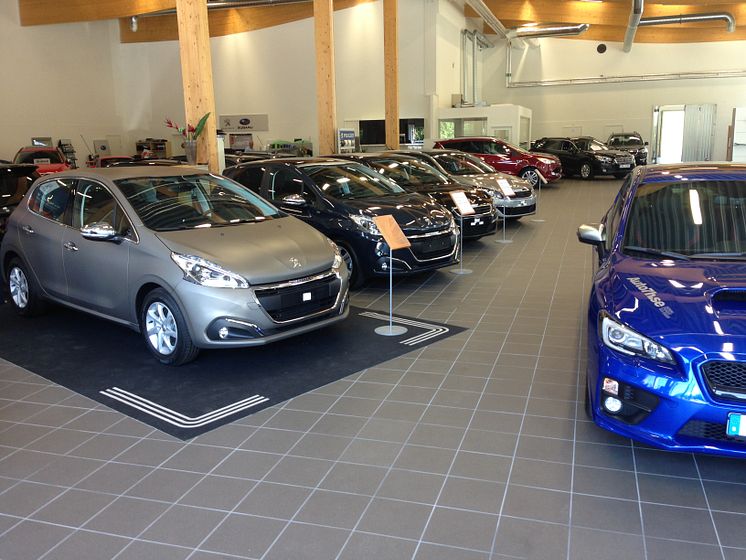 Bilhallen hos Auto 7H i Borås.