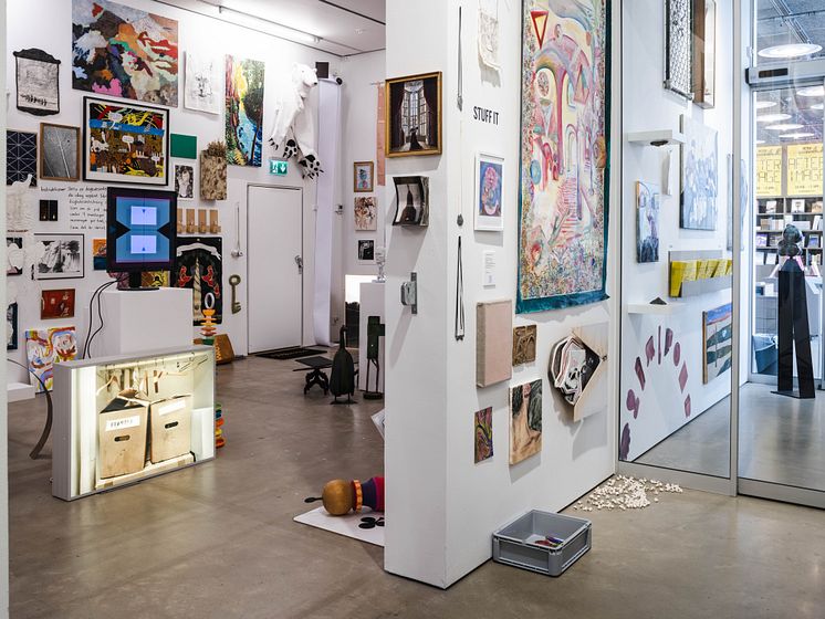 Stuff It, installationsvy, Bonniers Konsthall, 2023
