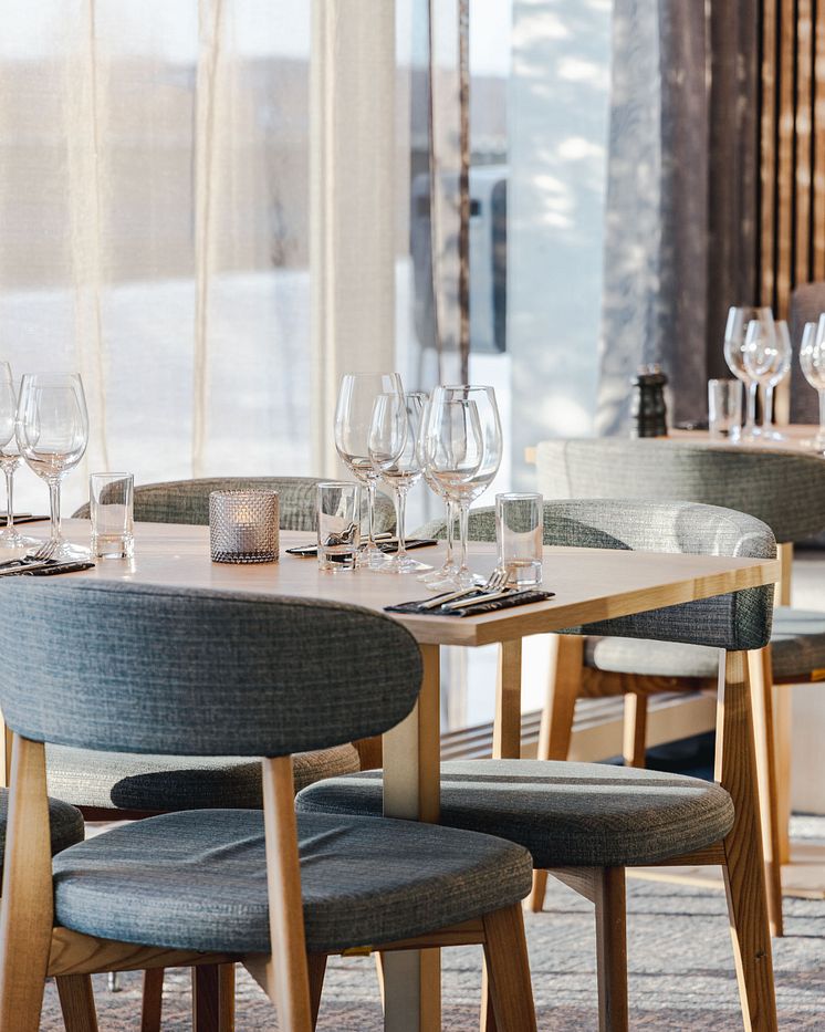 8 Restaurant.jpg