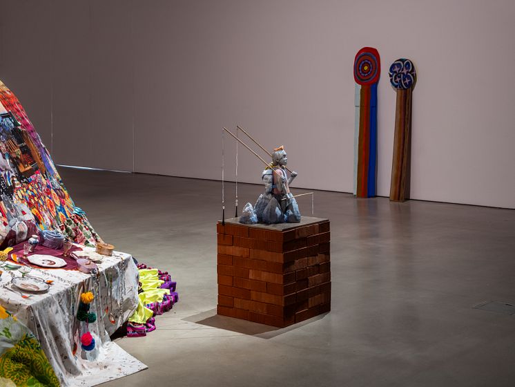 Valeria Montti Colque, installationsvy Cosmonación – Modersberget, Bonniers Konsthall, 2025