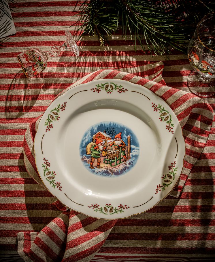 Fyrklövern Gammaldags Jul mattallrik 26 cm