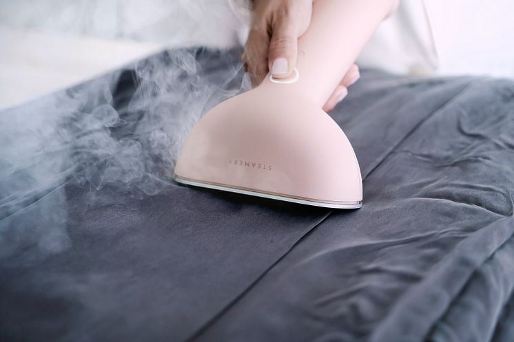 Steamery_Cirrus3_Rose_Lifestyle_1.jpg