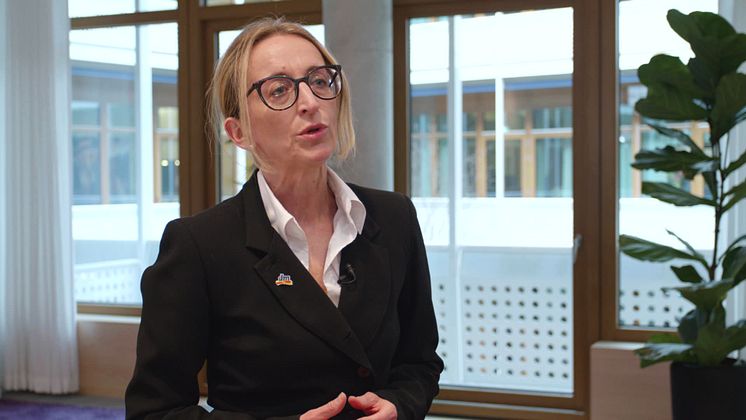 Kerstin Erbe erklärt, was zukunftsfähiges Handeln bei dm bedeutet.