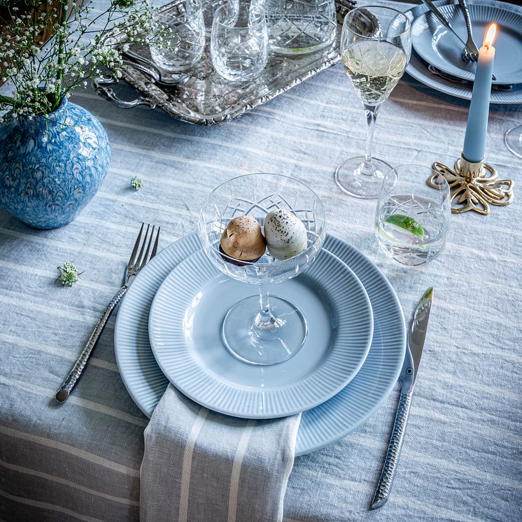 Fyrklövern Nordic Dawn Himmel servis, Crown glasserie och Hammer bestick