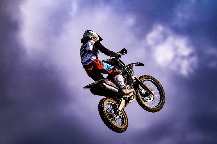 2021102503_009xx_JMX_Rd7_渡辺選手_4000