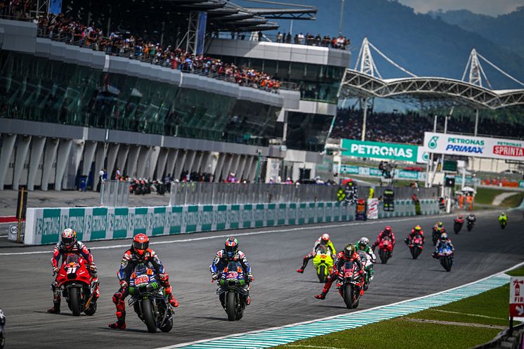 2024110401_002xx_MotoGP_Rd19_クアルタラロ選手_リンス選手_4000.jpg