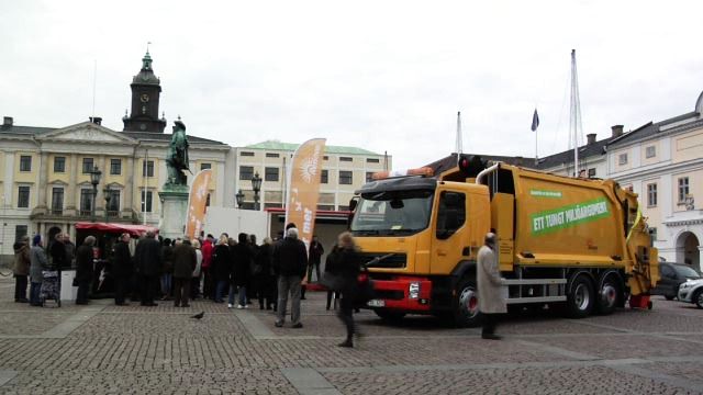 Världens första serietillverkade elhybridsopbil