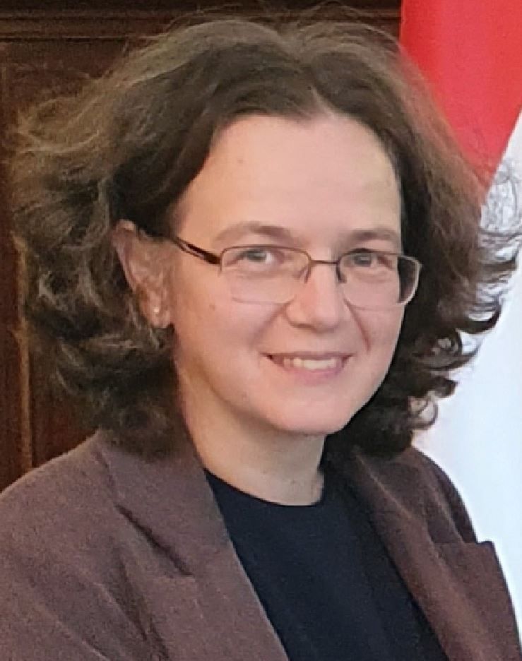 Krisztina Laszlo 