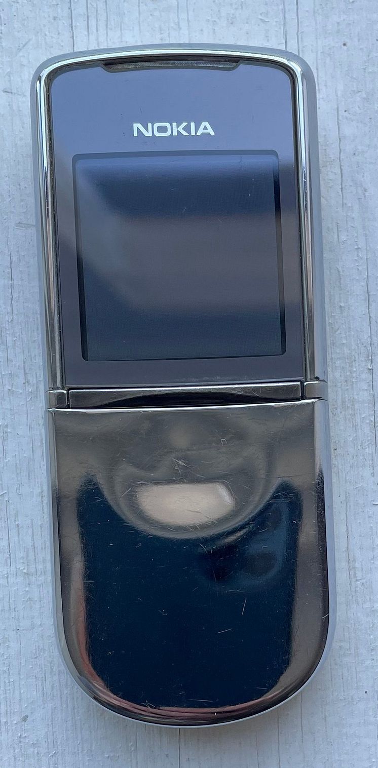 Nokia 8800 - Sirocco Edition.jpg