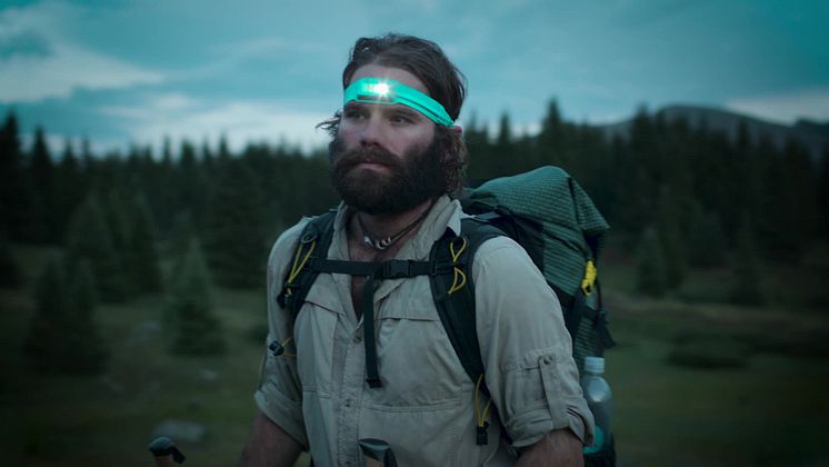 Smarta och lätta BioLite HeadLamp kan du ladda medan du springer