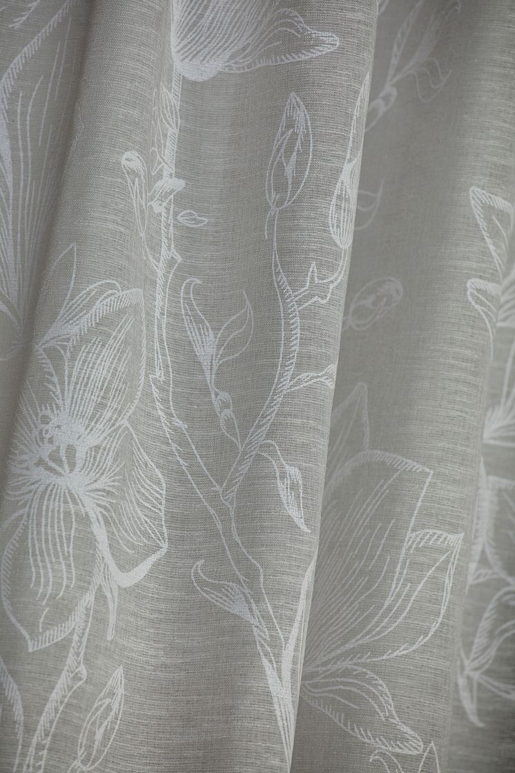 86658-16_1 Curtain Doris Magnolia closeup.jpg