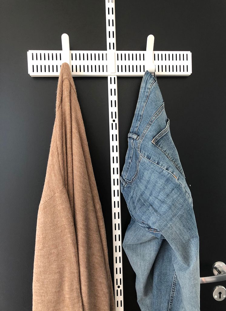Elfa_door_rack_clothesstorage.jpg