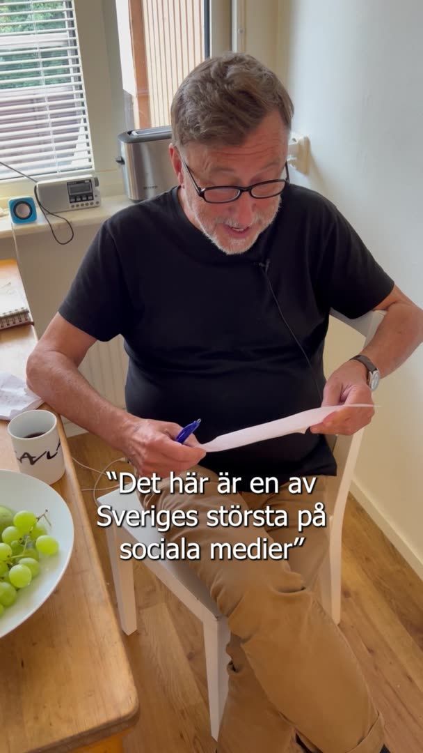 Lucas Simonsson knackar på hos Janne Josefsson