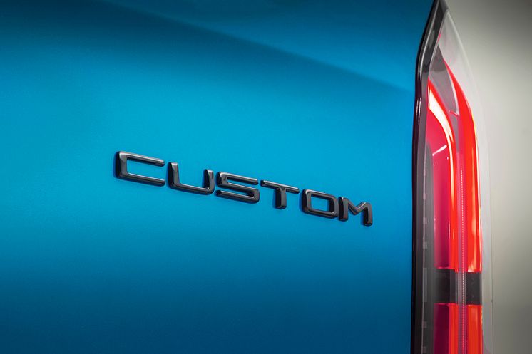Ford E-Transit Custom Sport Digital AquaBlue (3)