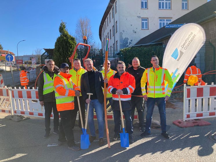2025-03-18 Foto Pirmasens Baustart kleine Gruppe.jpg