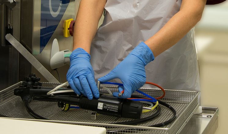 bng 10913-Hygiene-Endoskop-Aufbereitung-quer