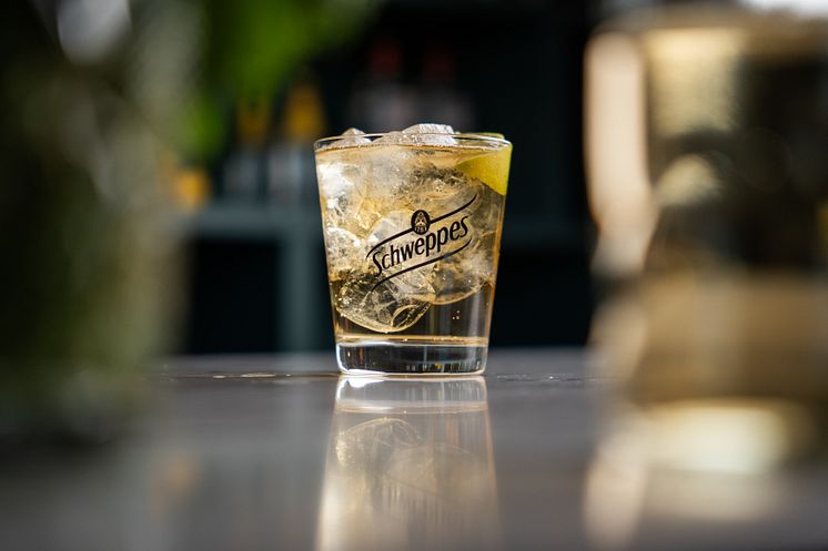 Schweppes_Ginger Ale.jpg