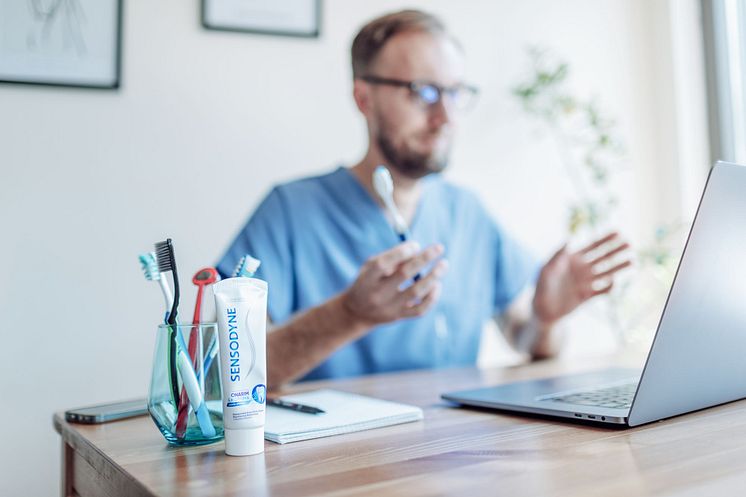 HALEON_DENTISTS_AND_PATIENTS_SENSODYNE_1485515741.jpg