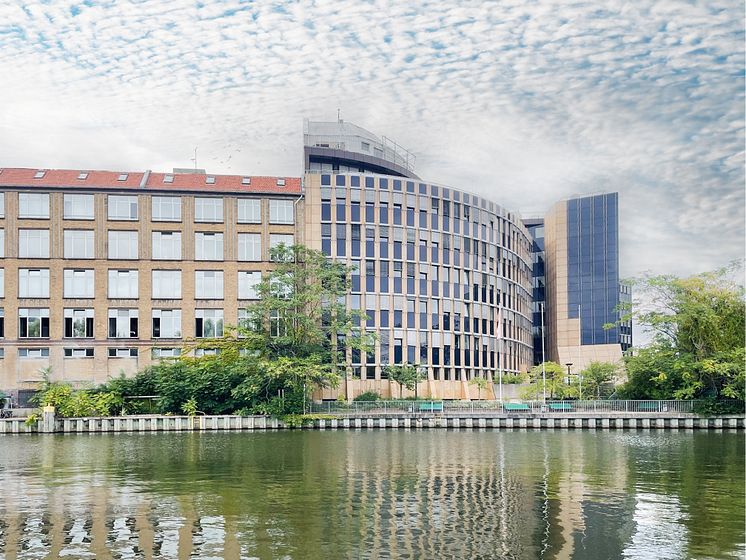 Kaiserin-Augusta-Allee-edit.jpg