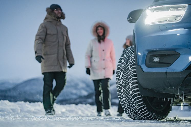 Nokian_Tyres_Driving_safety_in winter_03 (1).jpg
