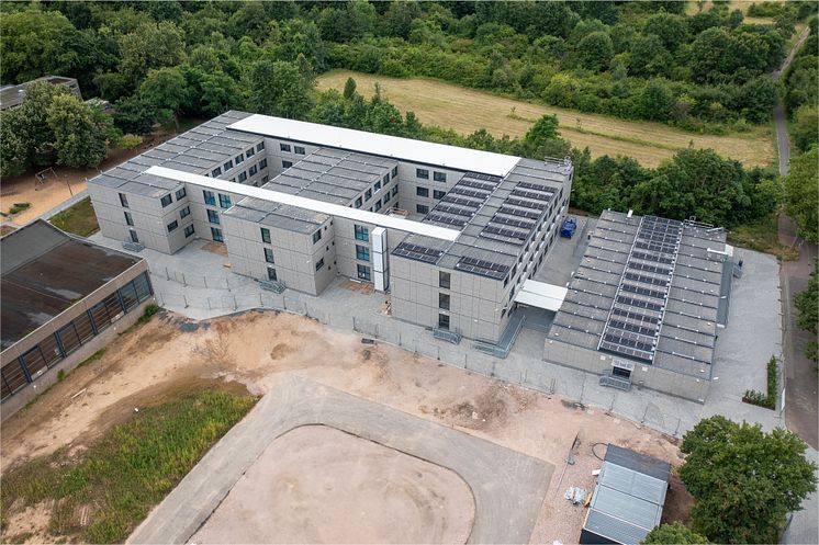 Adapteo_2024_Schule_Mainz_Außenansicht.jpg