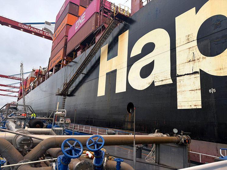Mabanaft delivering B30 Biofuel to Hapag-Lloyd.jpg