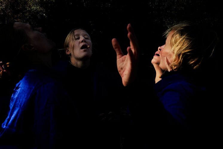 giovanni-ambrosio-stage-photography-heli-keskikallio-echoes-sirens18_1.jpg
