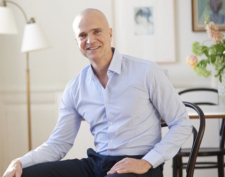 peter mynewdesk låg.jpg